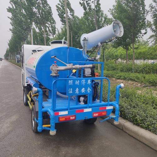 工厂物业电动高压洒水车与雾炮洒水车 物业环境治理的多场景应用指南